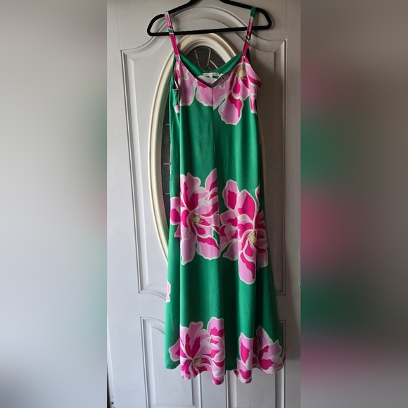 Label Of Love Green Flowy Maxi Dress with Pink Floral Accents ~ Medium - Picture 6 of 7